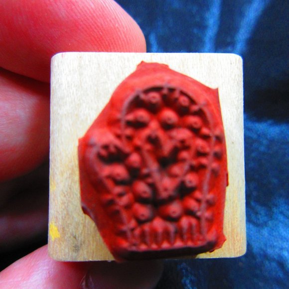 Mitten Rubber Wood Mounted Stamp 1" X 1" - Picture 2 of 3